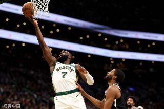 令人侧目 令人侧目